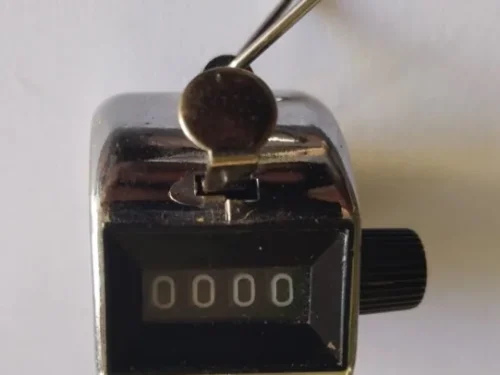 Contor de oi manual | Numărător mecanic pentru tuns, muls sau numărare animale – precis și rezistent