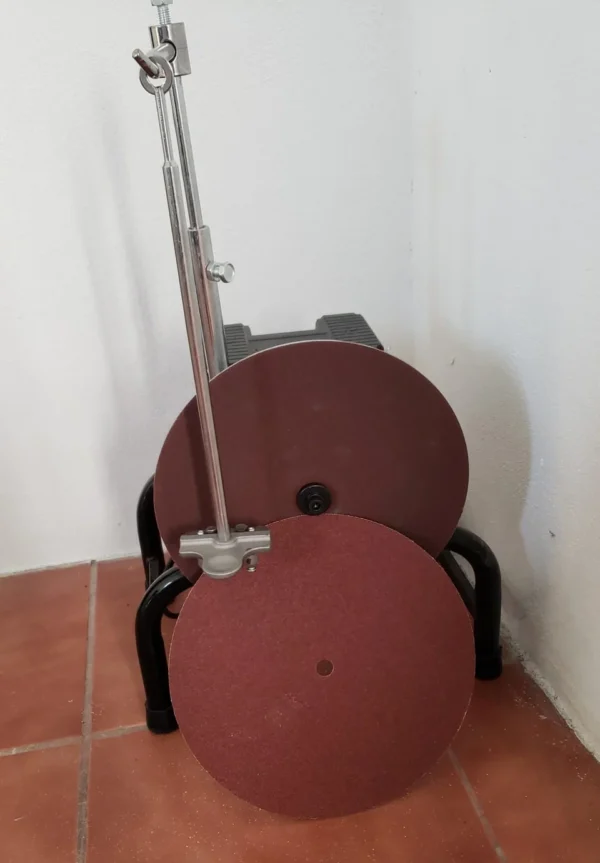 Polizor vertical profesional pentru ascuțit cuțite și piepteni + 2 discuri de șlefuit | Stație completă întreținere tuns oi